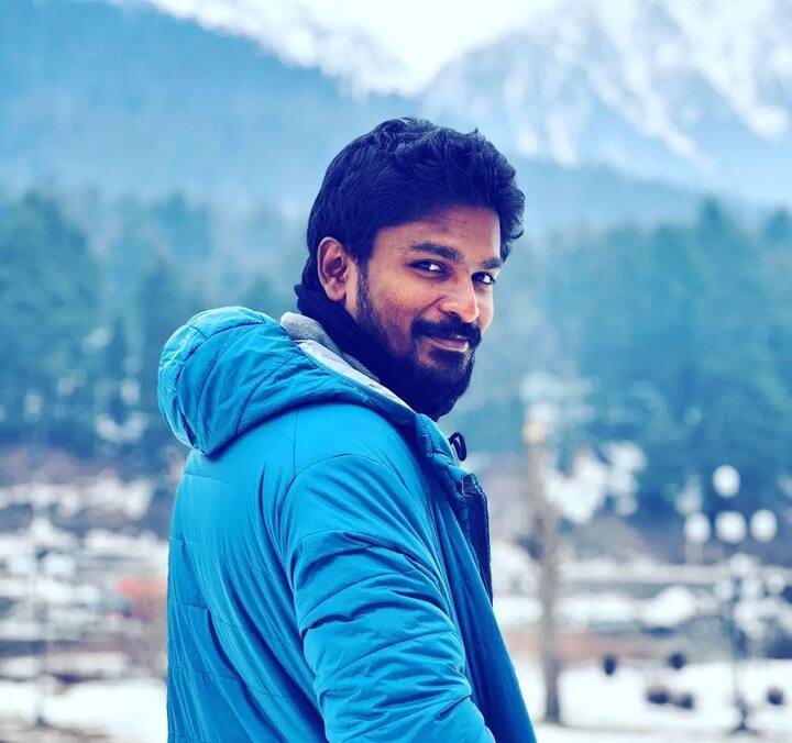 மேயாத மான், ஆடை, குலுகுலு  உள்ளிட்ட படங்களை இயக்கியவர் ரத்ன குமார். விக்ரம், மாஸ்டர், லியோ உள்ளிட்ட திரைப்படங்களில் திரைக்கதை மற்றும் வசனம் எழுதியிருக்கிறார்.