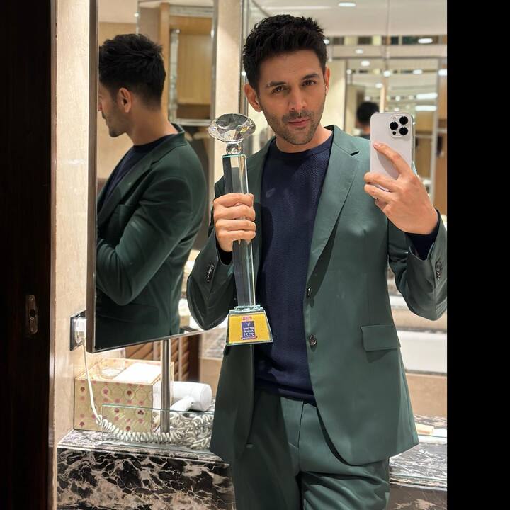 कार्तिक आर्यनच्या आईला त्याच्या स्वभावाची भीती वाटते.