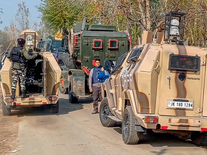 Rajouri Encounter with Terrorists 2 Army Personnel Killed in Jammu and Kashmir Rajouri Encounter: जम्मू-कश्मीर के राजौरी में आतंकियों के साथ एनकाउंटर में दो जवान शहीद