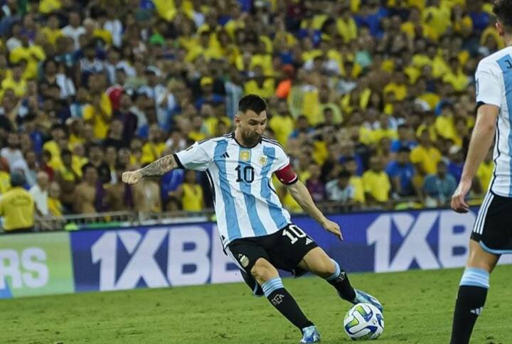 2026 கால்பந்து உலகக்கோப்பை தகுதி சுற்று ஆட்டத்தில் நடப்பு உலகக்கோப்பை சாம்பியன் அர்ஜென்டினா கால்பந்து அணியும் பலம் வாய்ந்த பிரேசில் கால்பந்து அணியும் மோதின.