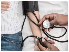 Blood Pressure: અચાનક ઘટી જાય બીપી તો હળવાશથી ન લો, હાર્ટ એટેક સહિત હોઇ શકે છે ખતરો
