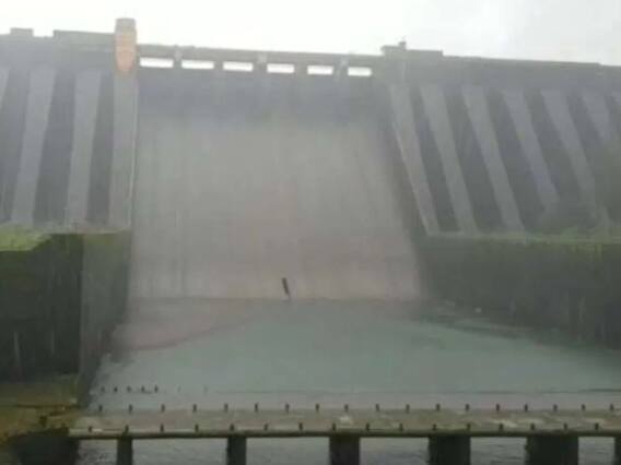 त्यामुळे सातारा जिल्ह्यातील धरणातील पाणी सोडण्यावरुन संघर्ष पेटू लागला आहे.