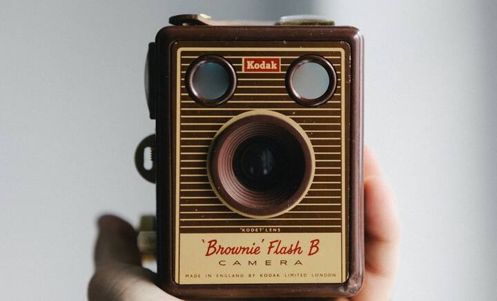 Digital Camera History: এক ভুলের চরম মাশুল। বাজার থেকে মুছে যায় Kodak.
