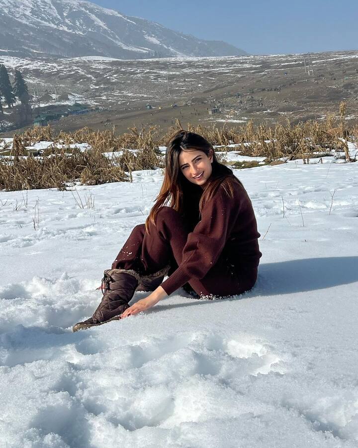 Palak Tiwari Vacation Photos: એક્ટ્રેસ પલક તિવારીએ સોશિયલ મીડિયા પર પોતાની તસવીરો શેર કરી છે જેને ચાહકો ખૂબ પસંદ કરી રહ્યાં છે. પલક તિવારીએ તેની રજાઓનો આનંદ માણવાની ઝલક બતાવી છે.