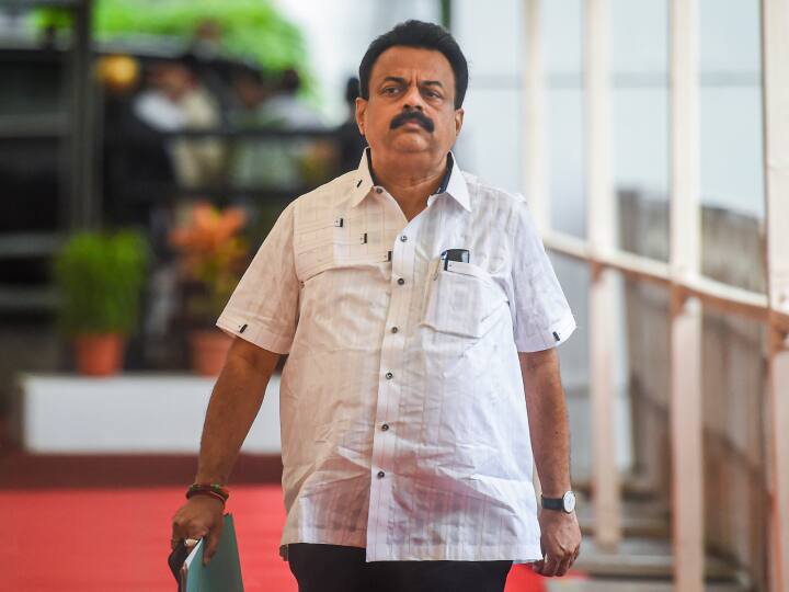 Shiv Sena MLA: शिवसेना विधायकों की अयोग्यता मामले पर सुनवाई शुरू, महेश जेठमलानी ने सुनील प्रभु से पूछे ये जवाब