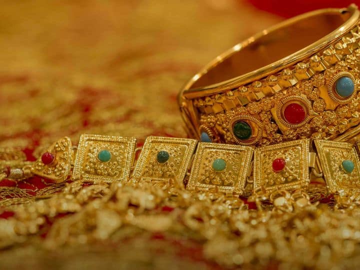 Gold prices at 6 months high amid wedding season due to week dollar   Gold Prices: લગ્નની સિઝન વચ્ચે સોનાનો ભાવ ઓલ ટાઇમ હાઈ પર પહોંચ્યો, જાણો લેટેસ્ટ ભાવ