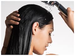 बाल धोने के लिए कौन-सा पानी बेहतर होता है ठंडा या गर्म, जानें यहां