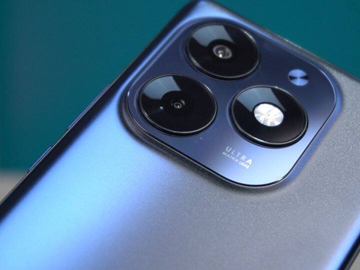 इस फोन की कीमत 13,999 रुपये है. इस स्मार्टफोन में 8GB रैम और 256GB इंटरनल स्टोरेज है. डिवाइस में 50 MP प्राइमरी सेंसर के साथ 5,000 एमएएच की बड़ी बैटरी है जो यूएसबी-सी पोर्ट के जरिए फास्ट चार्जिंग को सपोर्ट करती है.