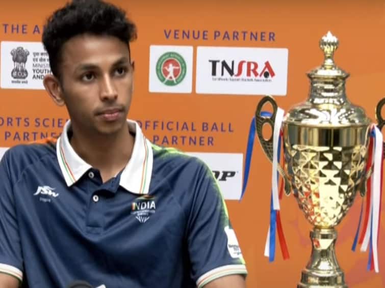 National Champion in squash tamilnadu player velavan senthil National squash: தேசிய ஸ்குவாஷ்- தமிழக வீரர் சாம்பியன்!
