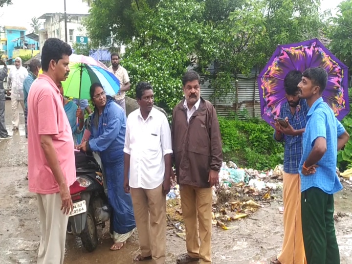 பழங்காவிரியில் கொட்டப்பட்ட கழிவுகள் - அபராதம் விதித்து எச்சரிக்கை கொடுத்த மயிலாடுதுறை நகராட்சி