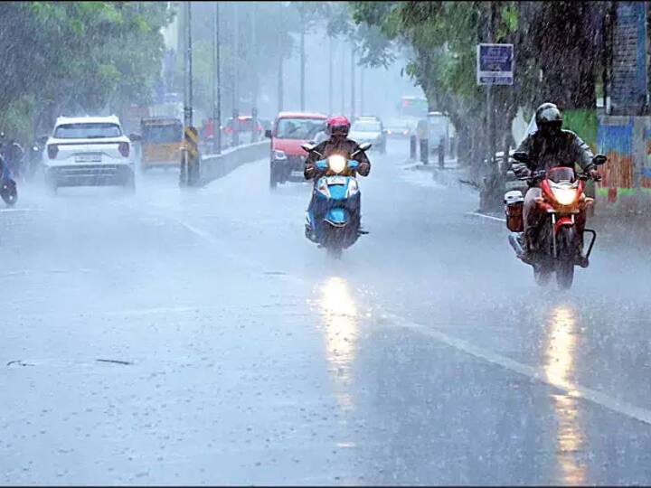 Tamil Nadu is likely to experience heavy rains in a few districts for the next 4 days, according to the Meteorological Department. TN Rain Alert: வலுவடைந்த வடகிழக்கு பருவமழை.. 4 நாட்களுக்கு இன்னும் மழை இருக்கு!