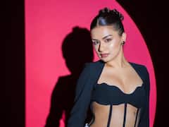 Avneet Kaur Raises The Temperature With Her Black Corset Outfit; See Pics