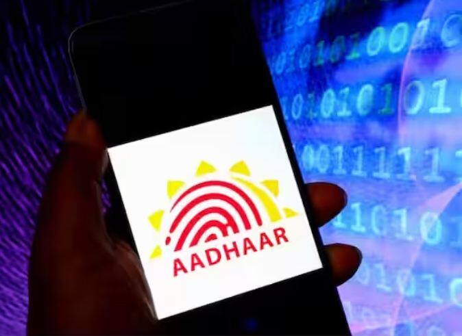 Free Aadhaar Update: UIDAI, ਆਧਾਰ ਜਾਰੀ ਕਰਨ ਵਾਲੀ ਸੰਸਥਾ, ਸਾਰੇ ਆਧਾਰ ਧਾਰਕਾਂ ਨੂੰ 10 ਸਾਲਾਂ ਦੇ ਅੰਤਰਾਲ ਤੋਂ ਬਾਅਦ ਆਧਾਰ ਅਪਡੇਟ ਕਰਨ ਦੀ ਸਲਾਹ ਦਿੰਦੀ ਹੈ।