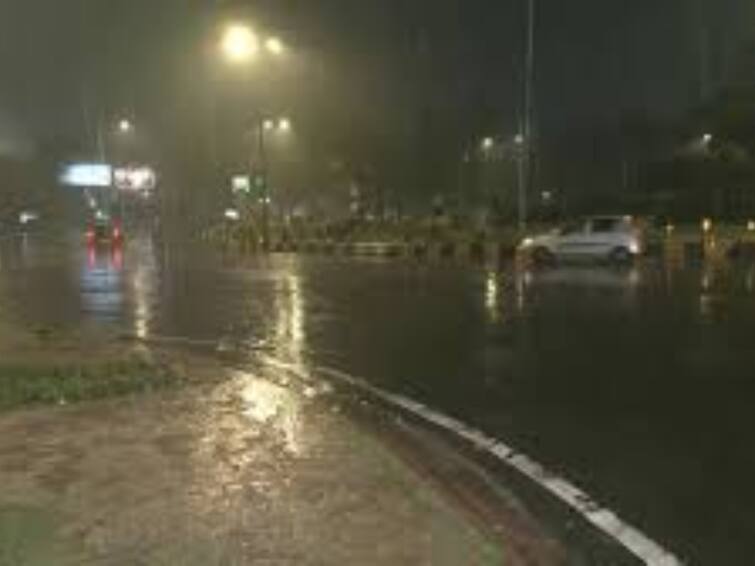 Chance of rain in next 3 hours in Tamil Nadu know full details Rain Alert: தமிழகத்தில் அடுத்த 3 மணி நேரத்தில் இடியுடன் கூடிய மழைக்கு வாய்ப்பு! எந்தெந்த மாவட்டங்களில்?