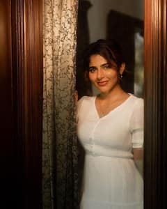 Iswarya Menon: చూపులతో చంపేస్తోన్న 'స్పై' బ్యూటీ