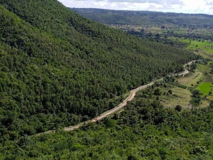 Bastar Tourism: बस्तर में नंवबर महीने से ही ठंड के मौसम का एहसास होने लगा है. तीज त्यौहारों के बाद अब पर्यटक बड़ी संख्या में इस ठंड के मौसम में पर्यटन स्थलों का लुत्फ उठाने बस्तर पहुंच रहे हैं.