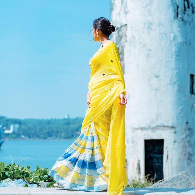 Sara Ali Khan Gives Sunshine Vibes In Yellow Saree In Goa - See Pics