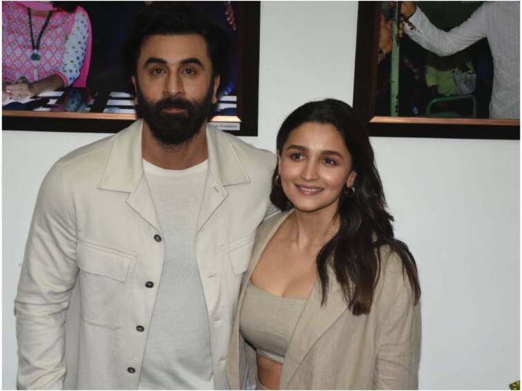 ranbir kapoor makes a funny statement on alia bhatt in animal movie trailer launch event Ranbir Kapoor: నా భార్య ఆలియా నన్ను కొడుతుంది - ‘యానిమల్’ ట్రైలర్ లాంచ్ ఈవెంట్‌లో రణబీర్ షాకింగ్ స్టేట్‌మెంట్