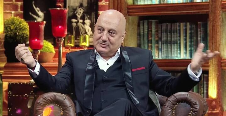 दरअसल, साल 2018 में 'द अनुपम खेर शो' में सोनम कपूर और अर्जुन कपूर के साथ पहुंचे थे. उस वक्त अनुपम खेर ने बताया कि उन्होंने 'मिस्टर इंडिया' फिल्म साइन की थी, जिसमें वह मोगैंबो का रोल निभाने वाले थे.