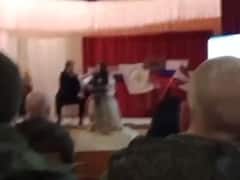 रूस के सैनिकों के लिए परफॉर्म कर रही थी रूसी अभिनेत्री, अचानक यूक्रेन ने कर दी एयर स्ट्राइक और फिर...