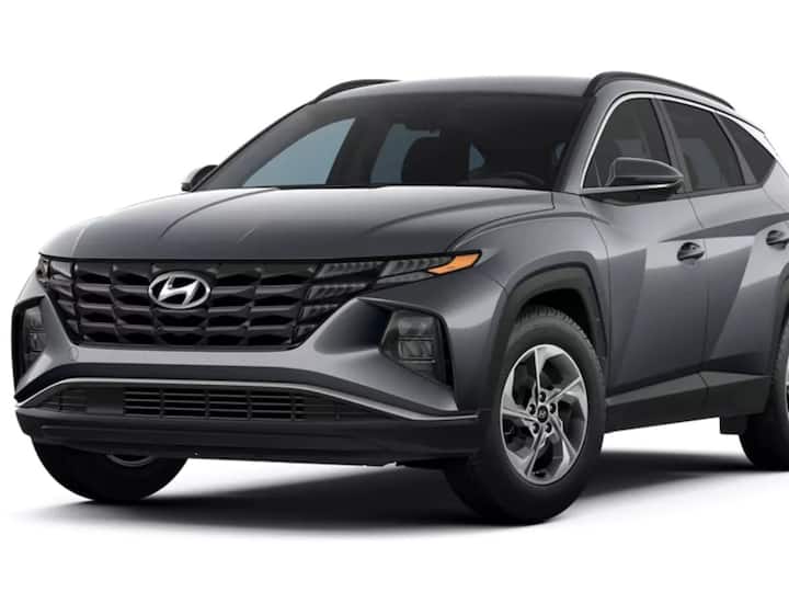 హ్యుందాయ్ పెద్ద గ్లోబల్ మోడల్ ఎస్‌యూవీని పోలి ఉండే కర్వ్డ్ ట్విన్ స్క్రీన్ డిస్‌ప్లేతో దీని ఇంటీరియర్‌లో మార్పులు చేశారు.