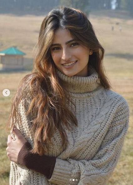 ਟੀਵੀ ਅਦਾਕਾਰਾ ਸ਼ਵੇਤਾ ਤਿਵਾਰੀ ਦੀ ਬੇਟੀ ਪਲਕ ਤਿਵਾਰੀ ਨੇ ਭਾਵੇਂ ਹੀ ਇੰਡਸਟਰੀ ਵਿੱਚ ਜ਼ਿਆਦਾ ਕੰਮ ਨਾ ਕੀਤਾ ਹੋਵੇ ਪਰ ਸੋਸ਼ਲ ਮੀਡੀਆ 'ਤੇ ਉਸ ਦੀ ਲੋਕਪ੍ਰਿਅਤਾ ਕਾਫੀ ਜ਼ਬਰਦਸਤ ਹੈ।