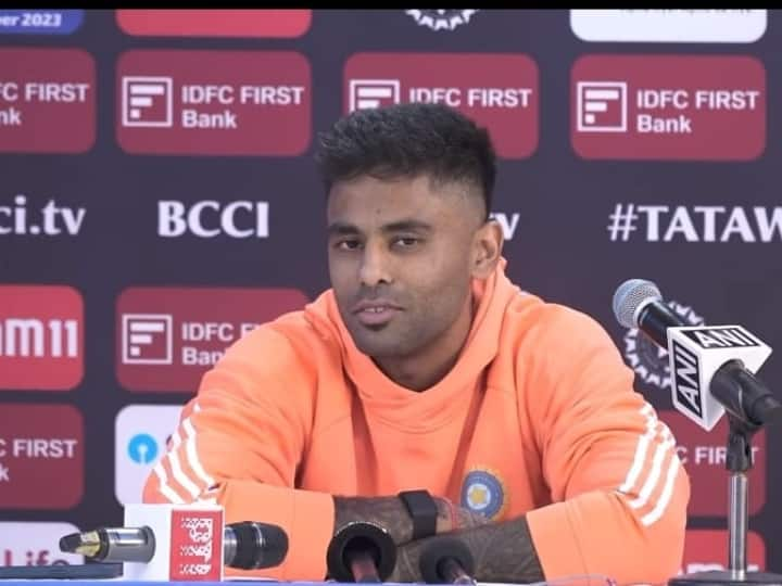 Suryakumar Yadav Press Conference IND vs AUS 1st T20 Match Latest Sports News Suryakumar Yadav PC: सूर्यकुमार की प्रेस कॉन्फ्रेंस में पहुंचे सिर्फ 2 पत्रकार? महज़ साढ़े तीन मिनट में हो गई खत्म