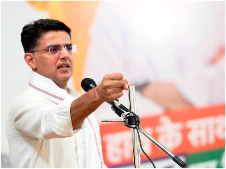सचिन पायलट ने मतभेद के सवाल पर कहा कि ऐसा कुछ नहीं है बल्कि मतभेद तो बीजेपी के अंदर है. बीजेपी के पास अपनी रिपोर्ट कार्ड दिखाने के लिए कुछ नहीं है और राजस्थान BJP का बिखराव जग जाहिर है इसलिए वे ध्यान भटकाते हैं.