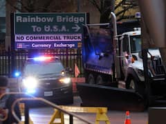 Two Killed After Speeding Car Crashes On US-Canada Border