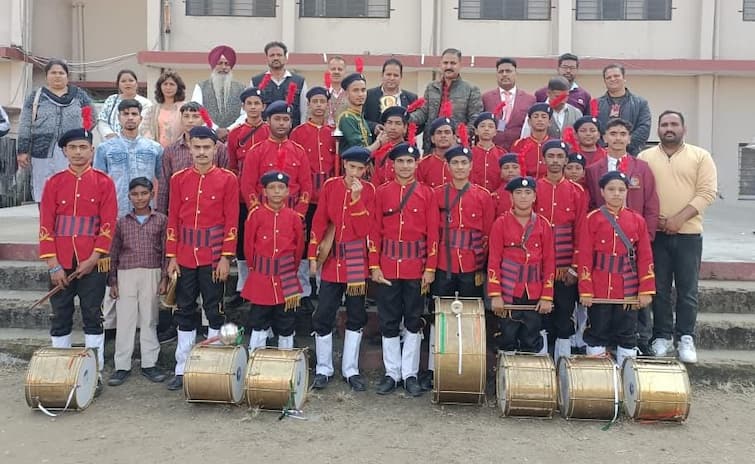 District Level Under National School Band Competition conducted in the MDK schoo of Pathankotl Punjab News: ਪਠਾਨਕੋਟ ਦੇ ਐਮ.ਡੀ.ਕੇ. ਸਕੂਲ 'ਚ ਕਰਵਾਏ ਗਏ ਜ਼ਿਲ੍ਹਾ ਪੱਧਰੀ ਅੰਡਰ ਨੈਸ਼ਨਲ ਸਕੂਲ ਬੈਂਡ ਮੁਕਾਬਲੇ