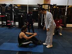 IPL के बाद इस बड़ी लीग में खेल सकते हैं एमएस धोनी, इन तस्वीरों से मिले संकेत