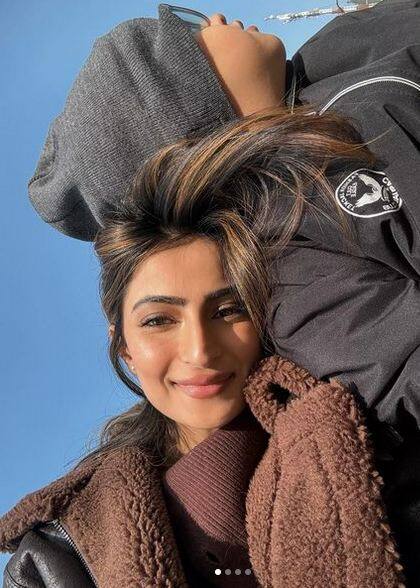 ਇਨ੍ਹਾਂ ਤਸਵੀਰਾਂ 'ਚ ਉਸ ਦਾ ਕਿਊਟ ਲੁੱਕ ਅਤੇ ਕਿਲਰ ਸਟਾਈਲ ਦੇਖਣ ਯੋਗ ਹੈ। ਤੁਹਾਨੂੰ ਦੱਸ ਦੇਈਏ ਕਿ ਪਲਕ ਜਦੋਂ ਵੀ ਆਪਣੀਆਂ ਤਸਵੀਰਾਂ ਇੰਸਟਾਗ੍ਰਾਮ 'ਤੇ ਸ਼ੇਅਰ ਕਰਦੀ ਹੈ ਤਾਂ ਕੁਝ ਹੀ ਮਿੰਟਾਂ 'ਚ ਵਾਇਰਲ ਹੋ ਜਾਂਦੀ ਹੈ।