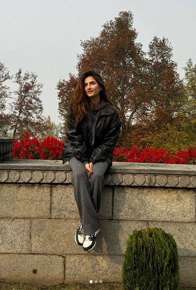 ਤੁਹਾਨੂੰ ਦੱਸ ਦੇਈਏ ਕਿ ਕੁਝ ਦਿਨ ਪਹਿਲਾਂ ਅਦਾਕਾਰਾ ਪਲਕ ਤਿਵਾਰੀ ਨੇ ਆਪਣੇ ਪਰਿਵਾਰ ਨਾਲ ਕੁਆਲਿਟੀ ਟਾਈਮ ਬਿਤਾਉਂਦੇ ਹੋਏ ਤਸਵੀਰਾਂ ਸ਼ੇਅਰ ਕੀਤੀਆਂ ਸਨ।