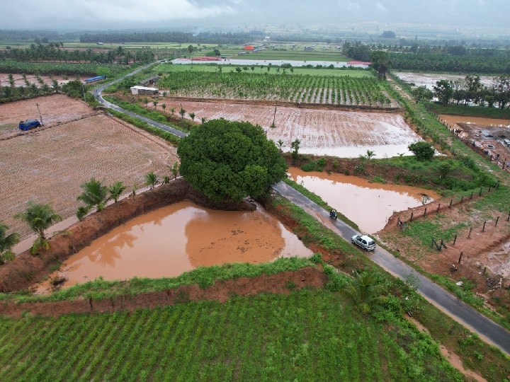 தொடர் மழை காரணமாக நீர் நிலைகளுக்கு நீர்வரத்து அதிகரித்துள்ளது.