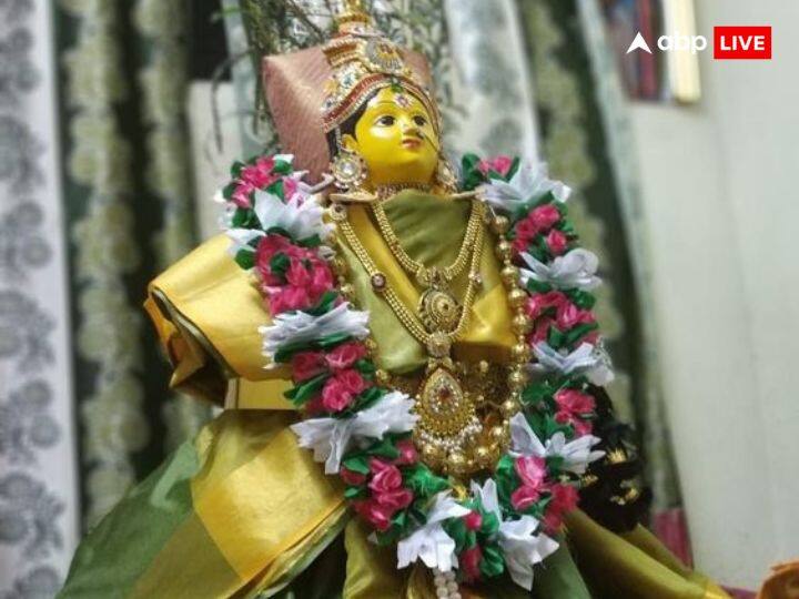 इस दिन तुलसी माता का विवाह विष्णु जी के अवतार भगवान शालिग्राम के साथ किया जाता है. तुलसी माता को इस दिन कैसे सजाएं यहां देखें.