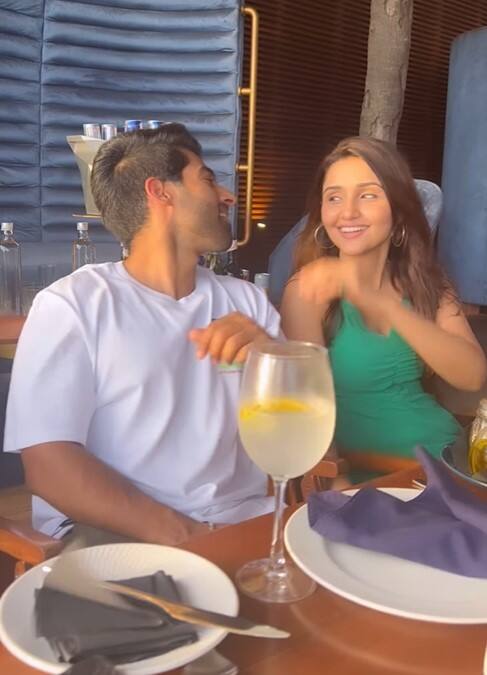 ਦੱਸ ਦੇਈਏ ਕਿ ਸੁਖਨ ਦੀ ਸੋਸ਼ਲ ਮੀਡੀਆ ਉੱਪਰ ਉਨ੍ਹਾਂ ਦੀ ਗਰਲਫ੍ਰੈਂਡ ਨਾਲ ਖਾਸ ਵੀਡੀਓ ਵਾਇਰਲ ਹੋ ਰਹੀ ਹੈ। ਜਿਸ ਵਿੱਚ ਉਨ੍ਹਾਂ ਵੱਲੋਂ ਗਰਲਫ੍ਰੈਂਡ ਨੂੰ ਜਨਮਦਿਨ ਦੀ ਵਧਾਈ ਦਿੱਤੀ ਗਈ ਹੈ।