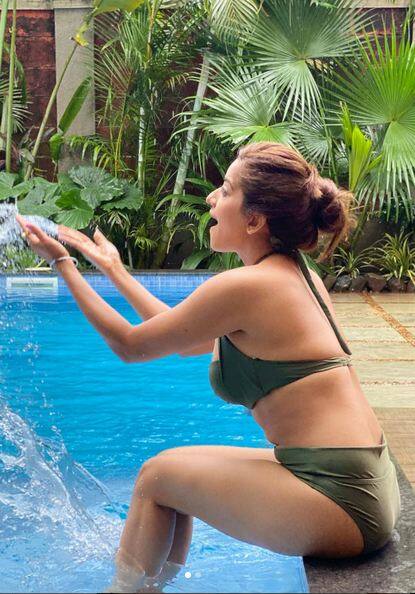 ਹਾਲ ਹੀ 'ਚ ਅਦਾਕਾਰਾ ਦੀਆਂ ਤਾਜ਼ਾ ਤਸਵੀਰਾਂ ਇੰਸਟਾਗ੍ਰਾਮ 'ਤੇ ਤੇਜ਼ੀ ਨਾਲ ਵਾਇਰਲ ਹੋ ਰਹੀਆਂ ਹਨ, ਇਨ੍ਹਾਂ ਤਸਵੀਰਾਂ 'ਚ ਮੋਨਾਲੀਸਾ ਦੀ ਖੂਬਸੂਰਤੀ ਦੇਖ ਕੇ ਪ੍ਰਸ਼ੰਸਕਾਂ ਦੇ ਹੋਸ਼ ਉੱਡ ਗਏ ਹਨ। ਆਓ ਤੁਹਾਨੂੰ ਦਿਖਾਉਂਦੇ ਹਾਂ ਮੌਨੀ ਰਾਏ ਦੀਆਂ ਇਹ ਸ਼ਾਨਦਾਰ ਤਸਵੀਰਾਂ।