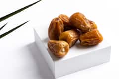 Health Benefits : महिलांनी रोज रिकाम्या पोटी 'हे' फळ खावे; हे आजार राहतील तुमच्यापासून दूर...