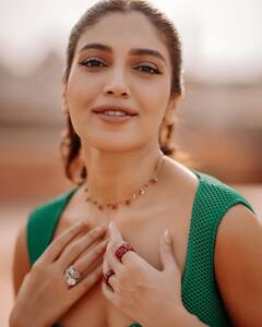 PHOTO: भूमीचा क्लासी लूक; ब्लॅक ड्रेसमध्ये वेधलं लक्ष!