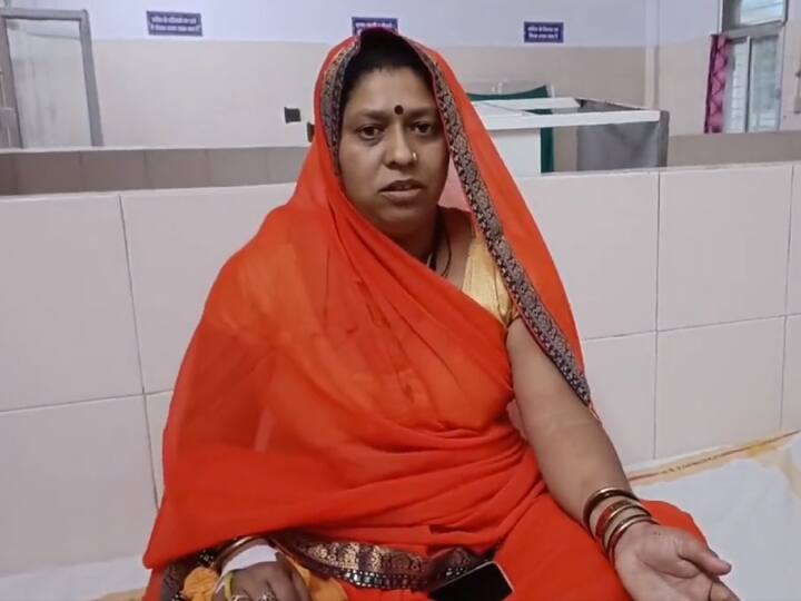 Mandala District Woman Snake Bite 13times in a Year MP Doctors Revealed Madhya Pradesh ann MP News: महिला को एक साल में 13 बार सांप ने डसा, हर बार बची जिंदा, डॉक्टरों का हैरान करने वाला खुलासा