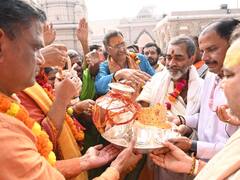 काशी विश्वनाथ को चढ़ाया गया रत्न जड़ित सोने का मुकुट, जानें कितनी है कीमत?