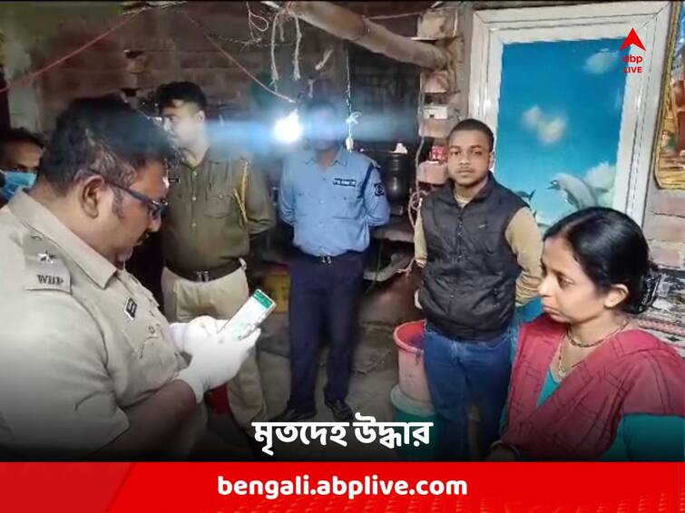 Toy shop seller's dead body found from room in Malda, allegation of murder by family Malda: মুখে বালিশ চাপা দেওয়া মৃতদেহ, ঘর থেকে খেলনা বিক্রেতার রক্তাক্ত দেহ উদ্ধার মালদায়