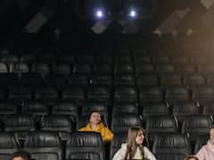 लखनऊ के सिनेमाघरों में फिल्म देखना होगा महंगा, चार गुना टैक्स बढ़ाने को तैयार है नगर निगम