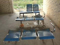 தருமபுரி அருகே பயன்பாட்டுக்கு வராத பேருந்து நிலையம்; வெயில், மழையில் அவதிப்படும் பயணிகள்