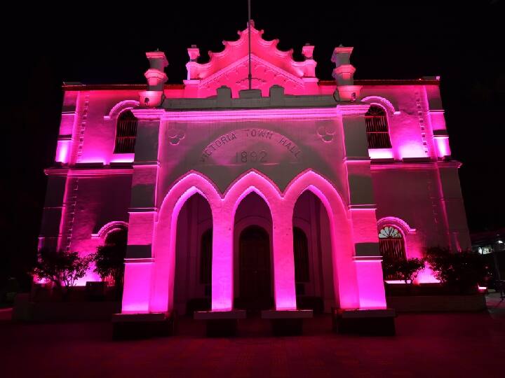 கோவை மாவட்டம் உருவாக்கப்பட்ட நவம்பர் 24 ம் தேதி கோவை தினமாக கொண்டாடப்படுகிறது.