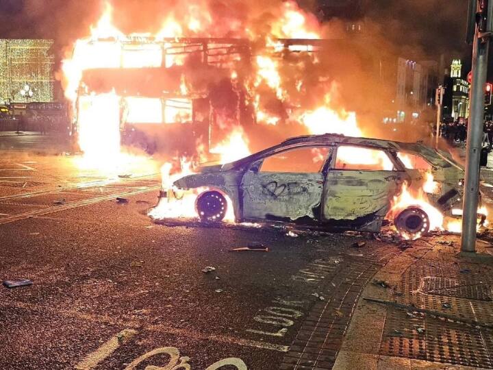 Ireland Violence: बच्चों पर चाकू से हमले के बाद आयरलैंड के इस शहर में भड़की हिंसा की आग, बसें और दुकानें खाक Dublin Riot Violence erupts in Ireland Capital after knife attacks on children people torched several buses and shops Ireland Violence: बच्चों पर चाकू से हमले के बाद आयरलैंड के इस शहर में भड़की हिंसा की आग, बसें और दुकानें खाक