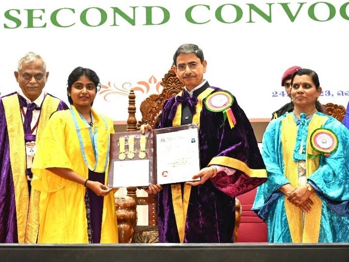 Periyar University 22nd Convocation Ceremony Tamil Nadu Governor RN Ravi conferred the degrees in Salem TNN பெரியார் பல்கலை., 22வது பட்டமளிப்பு விழா; ஆளுநர் பங்கேற்பு; அமைச்சர் புறக்கணிப்பு