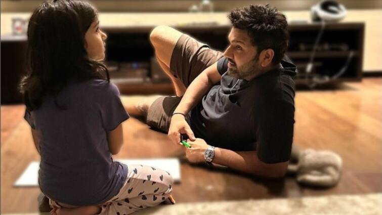 Rohit Sharma's daughter Samaira's adorable video going viral get to know Rohit Sharma: ''বাবা ঘরে রয়েছেন..'', রোহিত কোথায়? ছোট্ট সামাইরার উত্তর মন ছুঁয়ে যাবে আপনারও