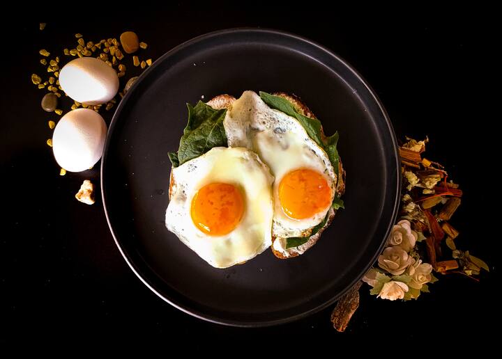 eating these foods with eggs will increase the risk of blood clots