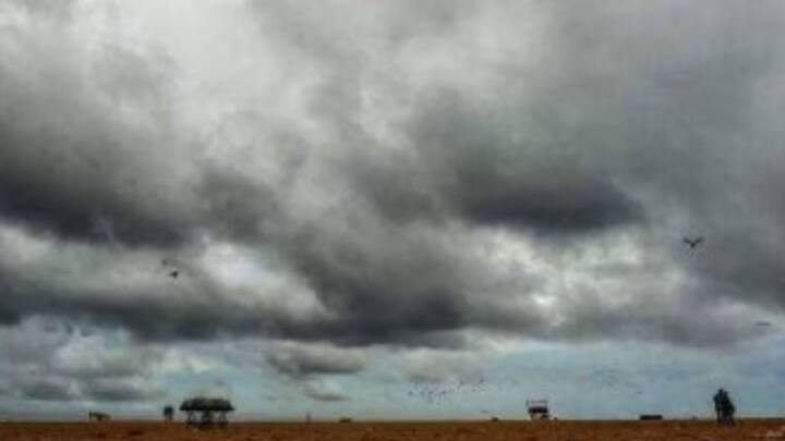 Weather Update:'মিধিলি'-র পর কি ফের ঘূর্ণিঝড়ের আশঙ্কা বঙ্গোপসাগরে? এখনও পর্যন্ত 'মিগজাউম'-র যা গতিবিধি, তাতে সেই রকম অশনি সঙ্কেতই দেখছেন অনেকে।